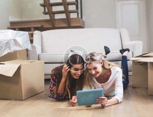 Bon Voyage! 5 Tips for Throwing a Goodbye Party with Friends